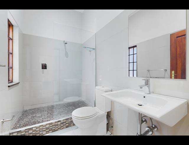 5 BEDROOM HOUSE FOR SALE IN BRYANSTON